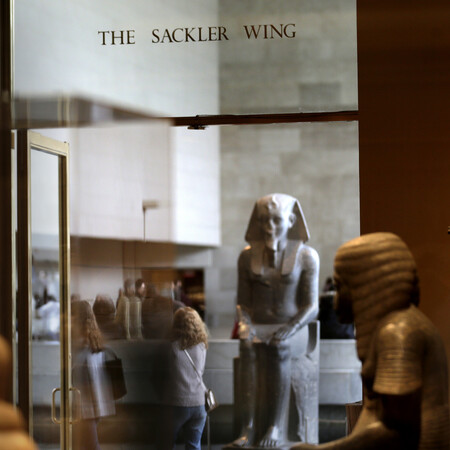 Το Met αφαιρεί το όνομα Σάκλερ από αίθουσες του μουσείου- Λόγω εμπλοκής της οικογένειας στην κρίση των οπιοειδών