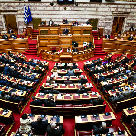 Βουλή: Ψηφίστηκε ο προϋπολογισμός του 2022