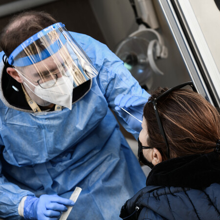 Κορωνοϊός: Συνταγογράφηση των τεστ PCR ζητά ο Ιατρικός Σύλλογος Αθηνών