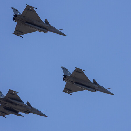 Τα πρώτα έξι Rafale πέταξαν πάνω από την Ακρόπολη