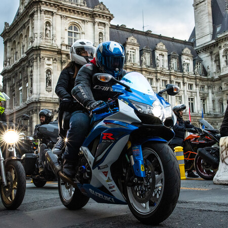 Ραντάρ θορύβου στο Παρίσι θα στέλνει αυτόματα πρόστιμα στις μοτοσικλέτες που κάνουν φασαρία