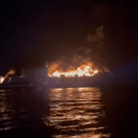 Φωτιά σε πλοίο ανοιχτά της Ερεικούσας με 288 άτομα- Σε σωσίβιες λέμβους επιβάτες και πλήρωμα