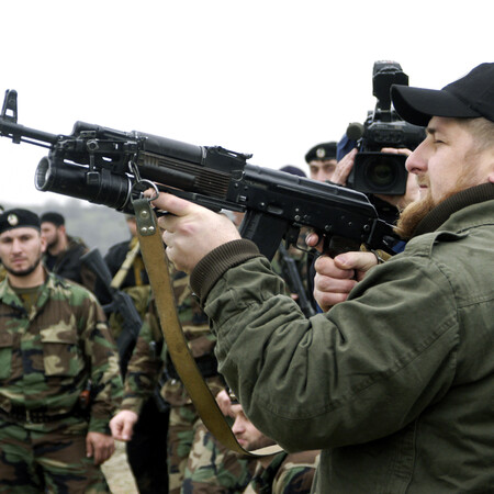 Chechen fighters go house-to-house in Mariupol while firing wildly
