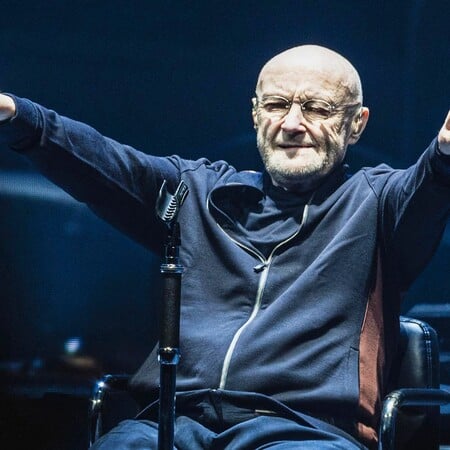 Η τελευταία συναυλία του Φιλ Κόλινς: Τραγούδησε καθιστός και αποχαιρέτισε για πάντα το κοινό