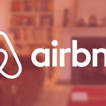 Η Airbnb αναστέλλει και επίσημα πια τη λειτουργία της σε Ρωσία και Λευκορωσία