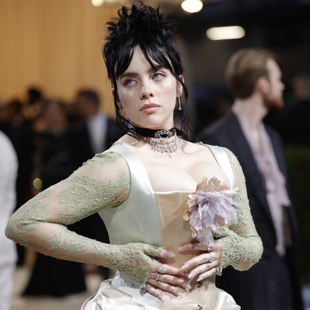 «Δεν θα υποχωρήσουμε»- Billie Eilish, Αριάνα Γκράντε, Μάιλι Σάιρους στους δεκάδες σταρ υπέρ του δικαιώματος στην άμβλωση