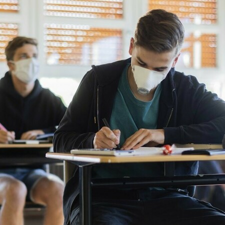 Τέλος η μάσκα στα σχολεία από 1η Ιουνίου - Παραμένει μόνο στις Πανελλήνιες 