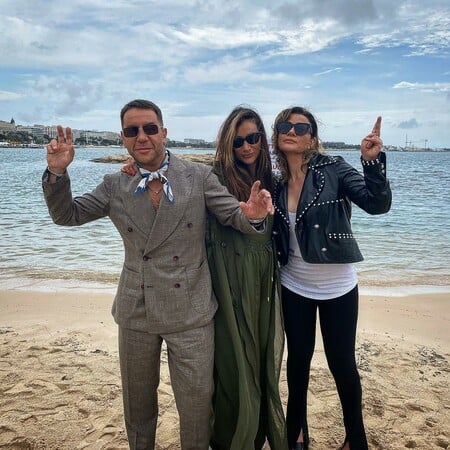 «Στον θρόνο του Ξέρξη»: Η Εύη Καλογηροπούλου, η Αφροδίτη Παναγιωτάκου και ο Γιώργος Μαζωνάκης στις Κάννες