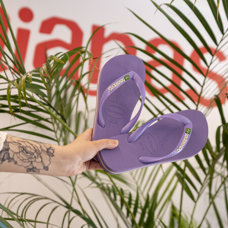 Βρήκαμε τις Havaianas που θα συμπληρώσουν όλα τα looks μας φέτος το καλοκαίρι