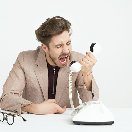 Ισπανία: Νομοσχέδιο αναγκάζει τα τηλεφωνικά κέντρα να εξυπηρετούν πελάτες μέσα σε τρία λεπτά