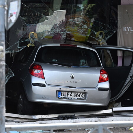 Bild: «Επιστολή-ομολογία» στο αυτοκίνητο που έπεσε πάνω σε πλήθος