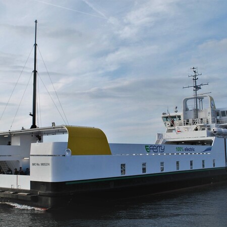 Το ηλεκτρικό πλοίο που μπαίνει στο ρεκόρ Γκίνες - Πλέει για 92 χιλιόμετρα με μία μόνο φόρτιση