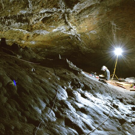 Μια ιστορία ζωγραφικής 58.000 ετών σε ένα ισπανικό σπήλαιο στη Μάλαγα