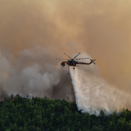 Φωτιά στο Δίστομο: Ένα χιλιόμετρο από χωριό οι φλόγες- Ενισχύθηκαν οι πυροσβεστικές δυνάμεις