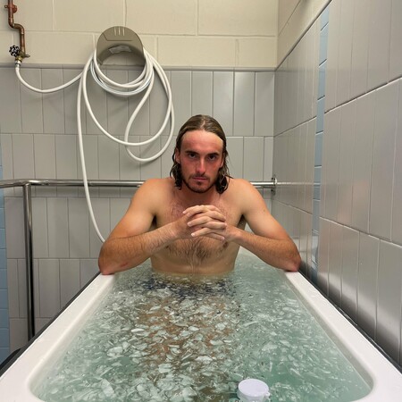«Stay cool»: Ο Τσιτσιπάς σε μπανιέρα με παγάκια, μετά την ήττα του στον τελικό του Σινσινάτι
