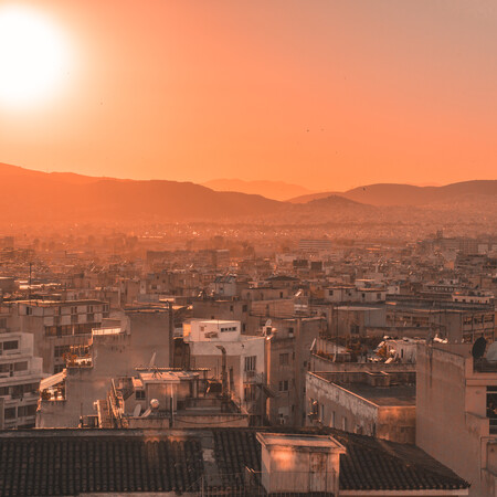 The Rooftop Athens: Η ταράτσα με τη χαρακτηριστική θέα στο κέντρο της πόλης, προσφέρει κάθε μέρα και μια διαφορετική εμπειρία