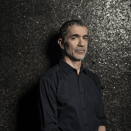 Ρομέο Καστελούτσι: «Το θέατρο είναι για να σε προβληματίζει, όχι για να σε λυτρώνει»