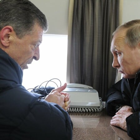 Ο Κόζακ και ο Πούτιν συζητούν