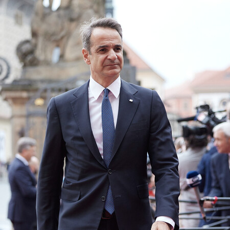 Ο Κυριάκος Μητσοτάκης προσερχόμενος στην Σύνοδο της Πράγας