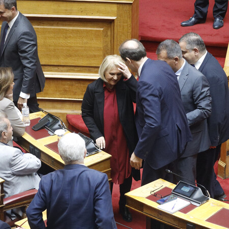 Η Σοφία Βούλτεψη έπεσε στη Βουλή