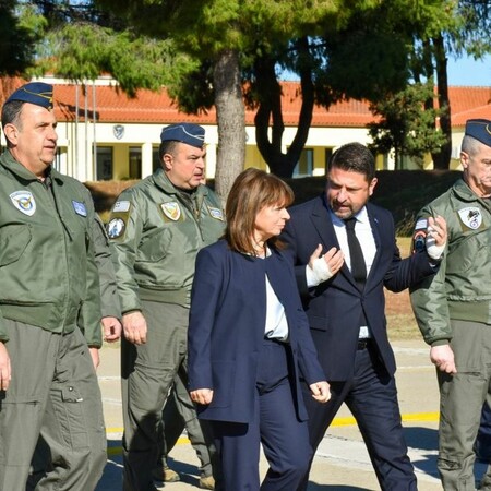 Γιατί εμφανίστηκε στην Τανάγρα ο Ν. Χαρδαλιάς με επιδέσμους και στα δύο του χέρια 