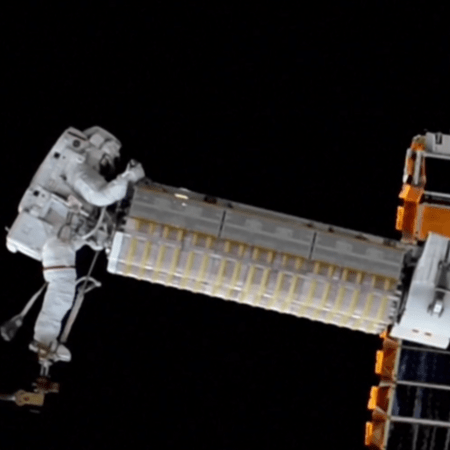 NASA: Εντυπωσιακά πλάνα από τον διαστημικό περίπατο δύο αστροναυτών