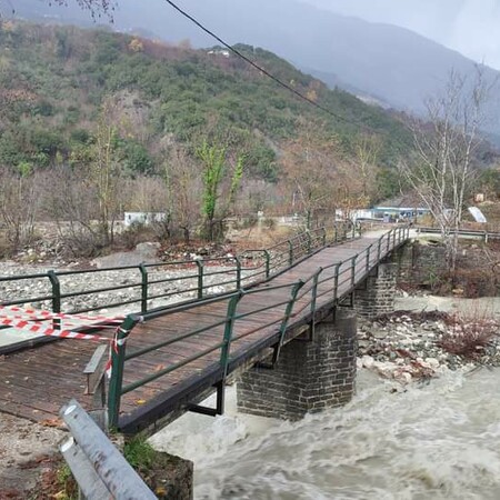 Κακοκαιρία Gaia: Δεκάδες κλήσεις στην Πυροσβεστική και προβλήματα - Νέο μήνυμα του 112