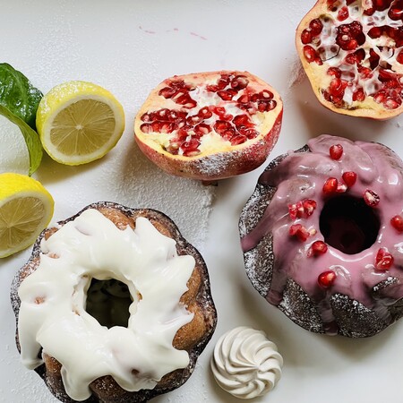 Δύο μοσχοβολιστά χειμωνιάτικα κέικ 