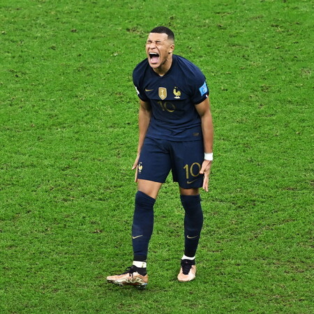 Footage shows Kylian Mbappe telling his France team-mates 'we can come back' as they trailed Argentina 2-0 in the World Cup... before scoring a sublime hat-trick in a losing effort in Qatar