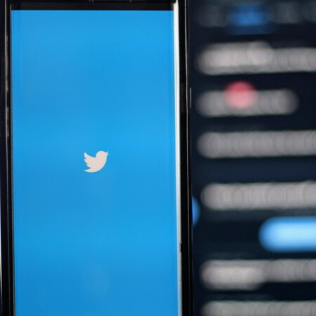 Bloomberg: Απολύσεις από το Twitter στη μονάδα που σχετίζεται με τη ρητορική μίσους 