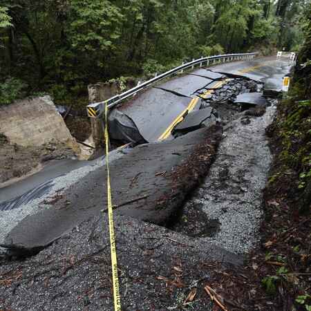 Σαρώνουν την Καλιφόρνια οι πλημμύρες-Εκκενώνονται επαύλεις διασήμων στο σημείο που μένουν Χάρι-Μέγκαν 