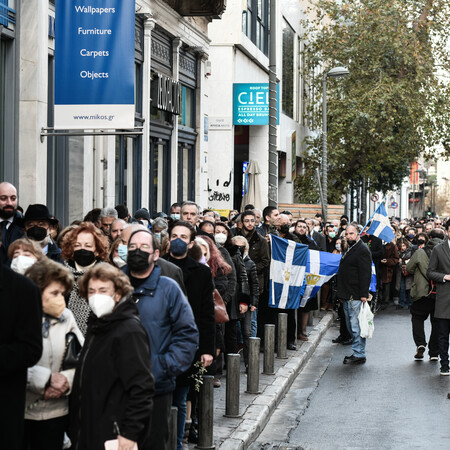 Κηδεία τέως βασιλιά Κωνσταντίνου: Μέχρι το Μοναστηράκι η ουρά για το «ύστατο χαίρε»