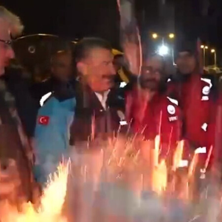 Έκρηξη σόμπας δίπλα στον υπουργό Υγείας