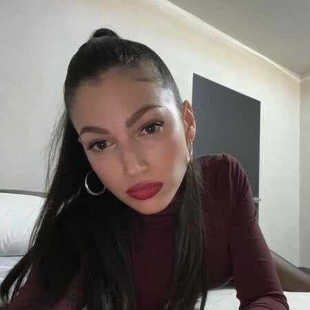 Ούρσουλα Κορμπερό: Η «Tokyo» του «La Casa de Papel» πόζαρε γυμνή μπροστά από τον καθρέφτη της