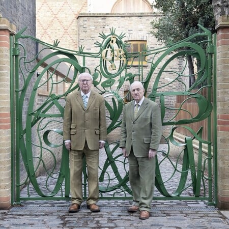 Οι Gilbert & George εγκαινιάζουν το νέο κέντρο τέχνης τους στο Λονδίνο