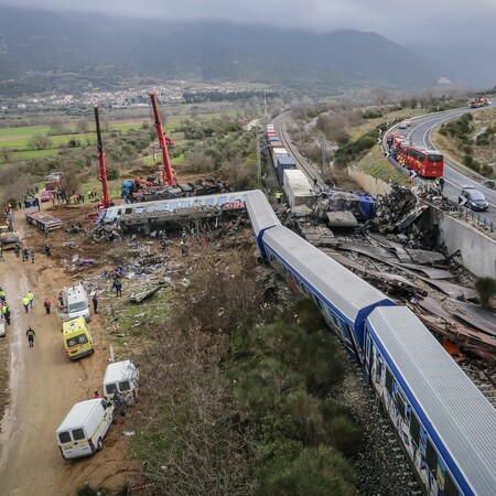 Σιδηροδρομικό δυστύχημα στα Τέμπη: Τουλάχιστον 36 οι νεκροί και δεκάδες τραυματίες - Ψάχνουν εγκλωβισμένους