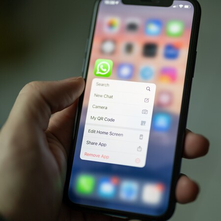 WhatsApp: Το τέχνασμα που επιτρέπει να διαβάζετε μηνύματα χωρίς να ανοίγετε την εφαρμογή