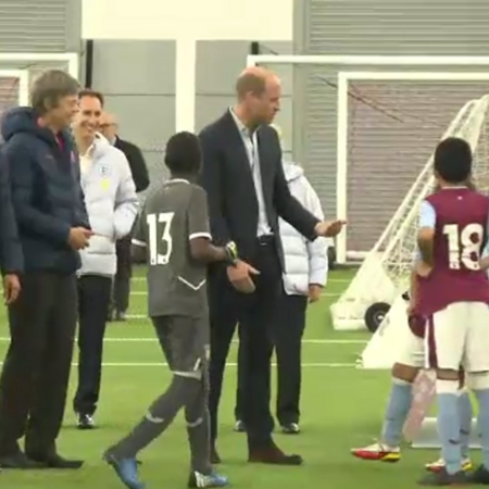 Πρίγκιπας Ουίλιαμ: Συμπαράσταση σε 7χρονους ποδοσφαιριστές που έπεσαν θύματα ρατσιστικών επιθέσεων 