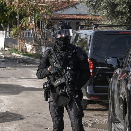 Συλλήψεις για κατοχή και διακίνηση ναρκωτικών σε Γλυφάδα και Ζεφύρι
