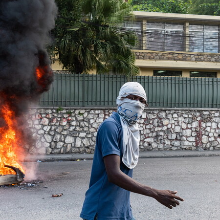 Χάος στην Αϊτή: Κάτοικοι λιθοβόλησαν κι έκαψαν ζωντανούς 10 κακοποιούς- Σε έρευνα της αστυνομίας