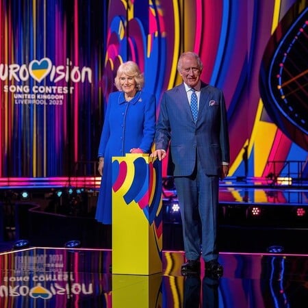 Eurovision 2023: Ο βασιλιάς Κάρολος και η Καμίλα έκαναν τα αποκαλυπτήρια της σκηνής