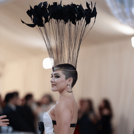 Met Gala 2023: Η Φλόρενς Πιού με νέο ξυρισμένο λουκ