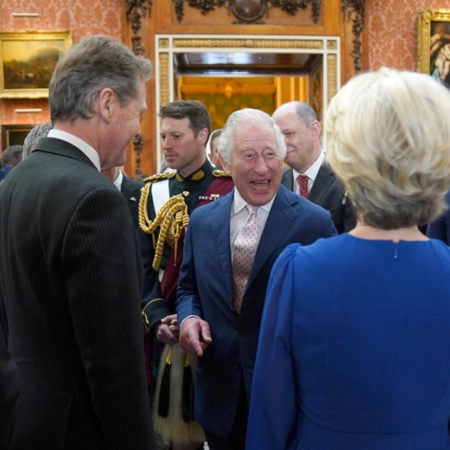 Στέψη βασιλιά Καρόλου: Η βασιλική οικογένεια έχει την εξουσία να λογοκρίνει την κάλυψη του BBC