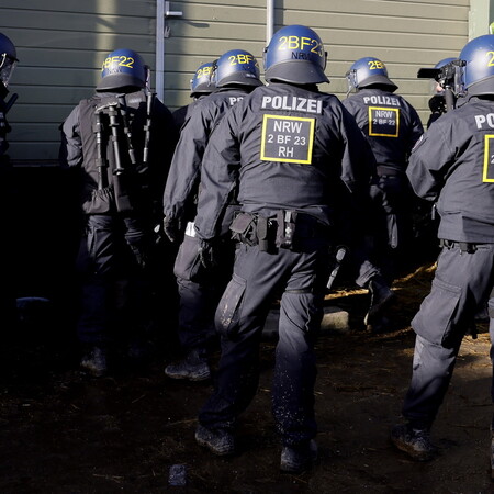Γερμανία: Πυροβολισμοί σε εργοστάσιο της Mercedes - Ένας νεκρός και ένας τραυματίας