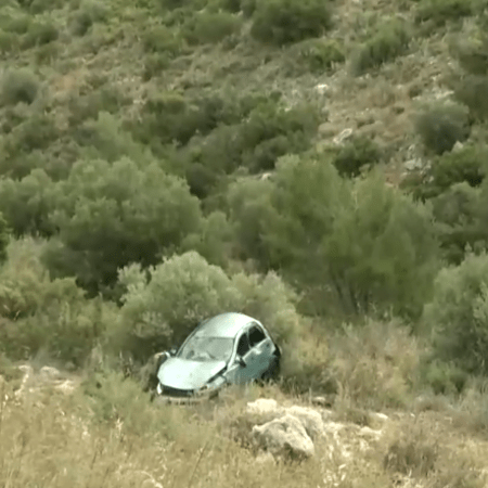 Σχιστό: Αυτοκίνητο έπεσε σε γκρεμό- Στο νοσοκομείο δύο ανήλικοι