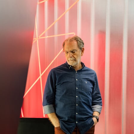 Δημήτρης Ποτηρόπουλος: «Η Αθήνα είναι μια πόλη που δεν μπορείς εύκολα να τη θεραπεύσεις»