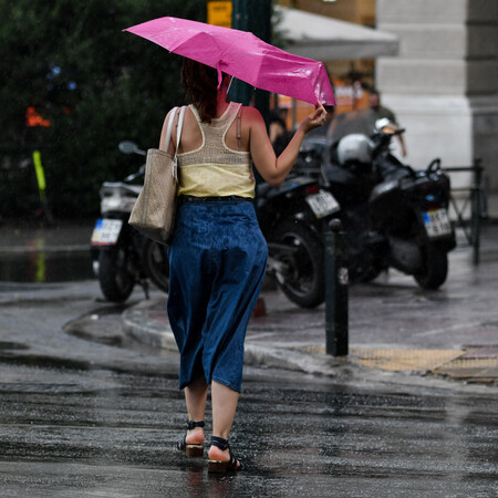 Καιρός: Έντονη βροχόπτωση στην Αθήνα - Προβλήματα στους δρόμους 