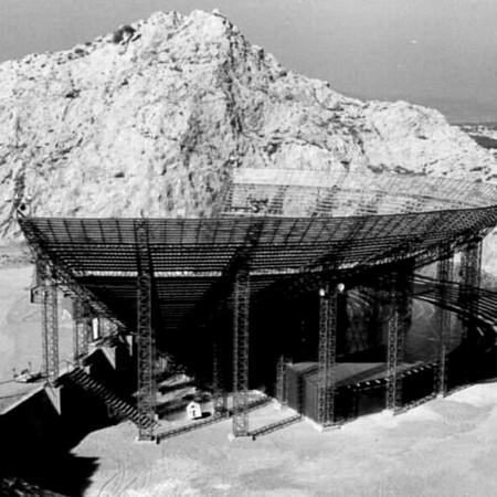 Σαν σήμερα, στις 12 Ιουνίου 1965, το Θέατρο Λυκαβηττού άνοιξε για πρώτη φορά τις πόρτες του στο κοινό.