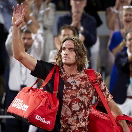 Στέφανος Τσιτσιπάς: Αντιδράσεις για τα χάπια μελοτονίνης- «Επιβλαβής πρακτική»