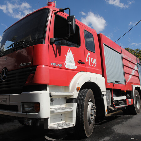Μαραθώνας: Φορτηγό έπεσε σε γκρεμό στο Μικρό Σέσι